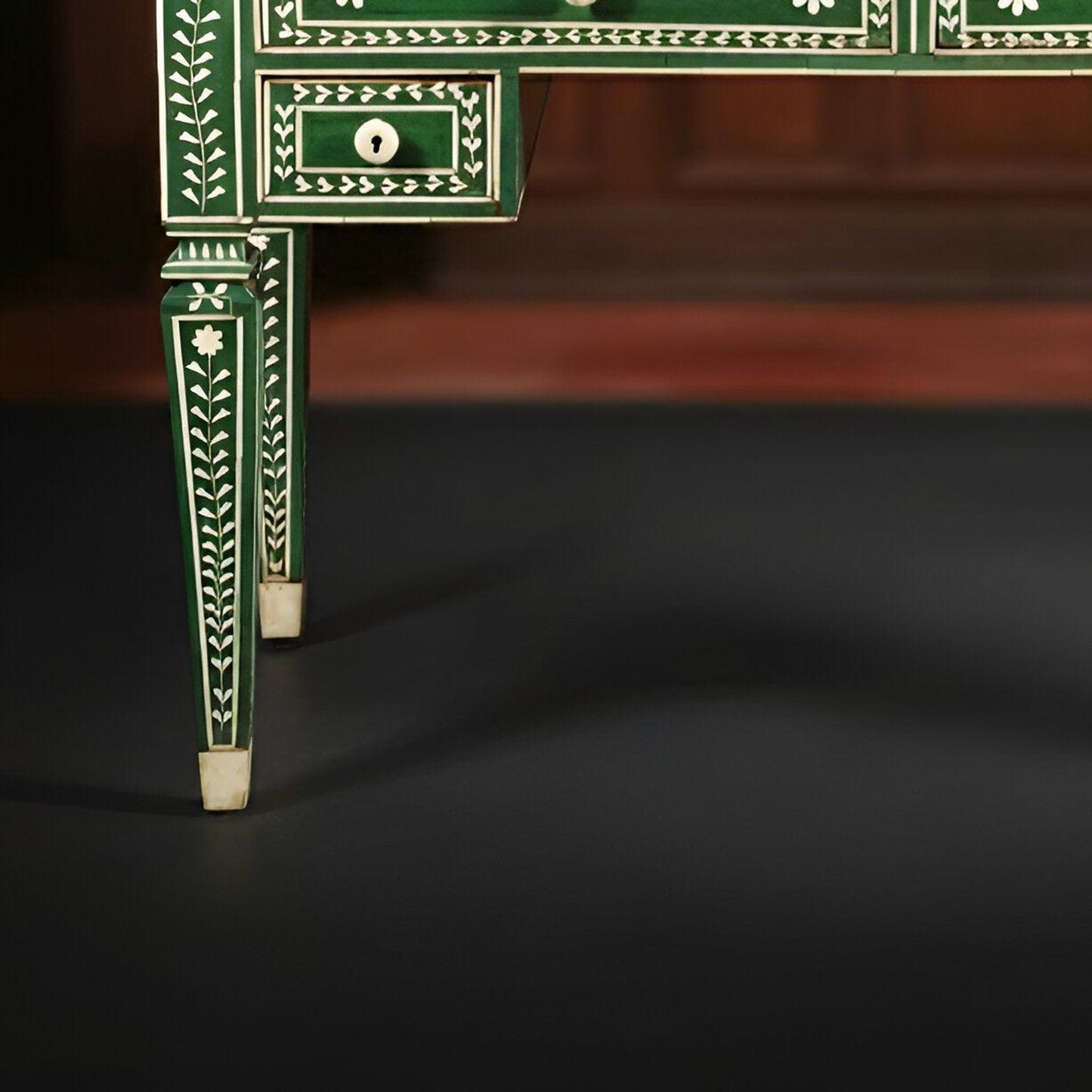 Bottom-left detail (auto-generated)