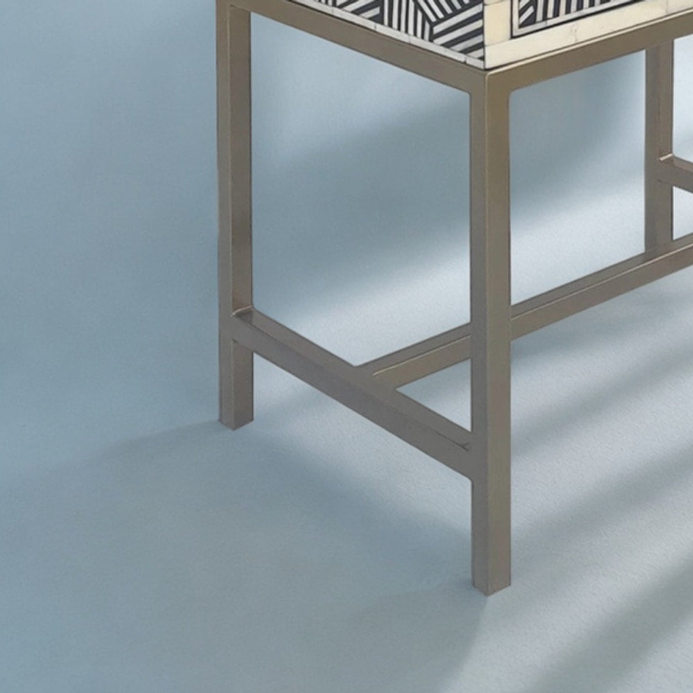 Bottom-left detail (auto-generated)